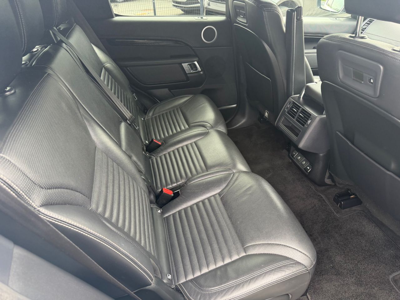 2021 LAND ROVER DISCOVERY 3.0 D250 MHEV R-Dynamic S SUV 5dr Diesel Auto 4WD Euro 6 (s/s) (250 ps) - vehicle photo 12 for sale on PureCar
