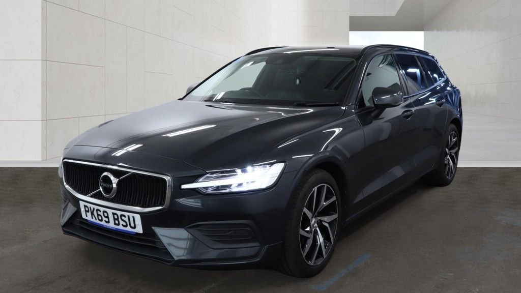 USED 2019 69 VOLVO V60 2.0 D4 Momentum Plus Estate 5dr Diesel Manual Euro 6 (s/s) (190 ps) 2 KEYS / LONG MOT