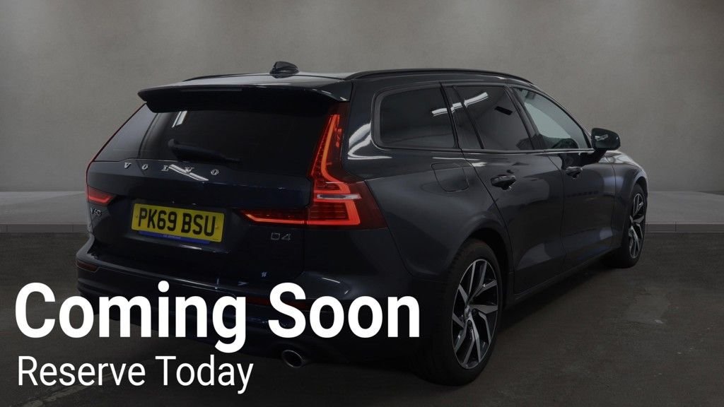 USED 2019 69 VOLVO V60 2.0 D4 Momentum Plus Estate 5dr Diesel Manual Euro 6 (s/s) (190 ps) 2 KEYS / LONG MOT