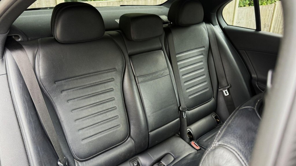 USED 2022 22 MERCEDES-BENZ C CLASS 2.0 C220dh MHEV AMG Line (Premium) G-Tronic+ Euro 6 (s/s) 4dr HUGE SPEC|BLACK PACK|GT GRILL|