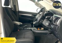 USED 2023 23 TOYOTA HILUX 2.4 D-4D Invincible Pickup Double Cab 4dr Diesel Auto 4WD Euro 6 (s/s) (150 ps) AIRCON,CRUISE,TRUCKMAN TOP,DAB,EU6,