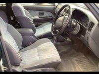 USED 2001 Y TOYOTA HILUX 2.4l 138 BHP BEST VALUE VANS & TRUCKS IN THE UK