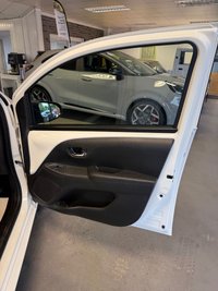 USED 2017 17 TOYOTA AYGO 1.0 VVT-i x-play Hatchback 5dr Petrol Manual Euro 6 (68 ps) 