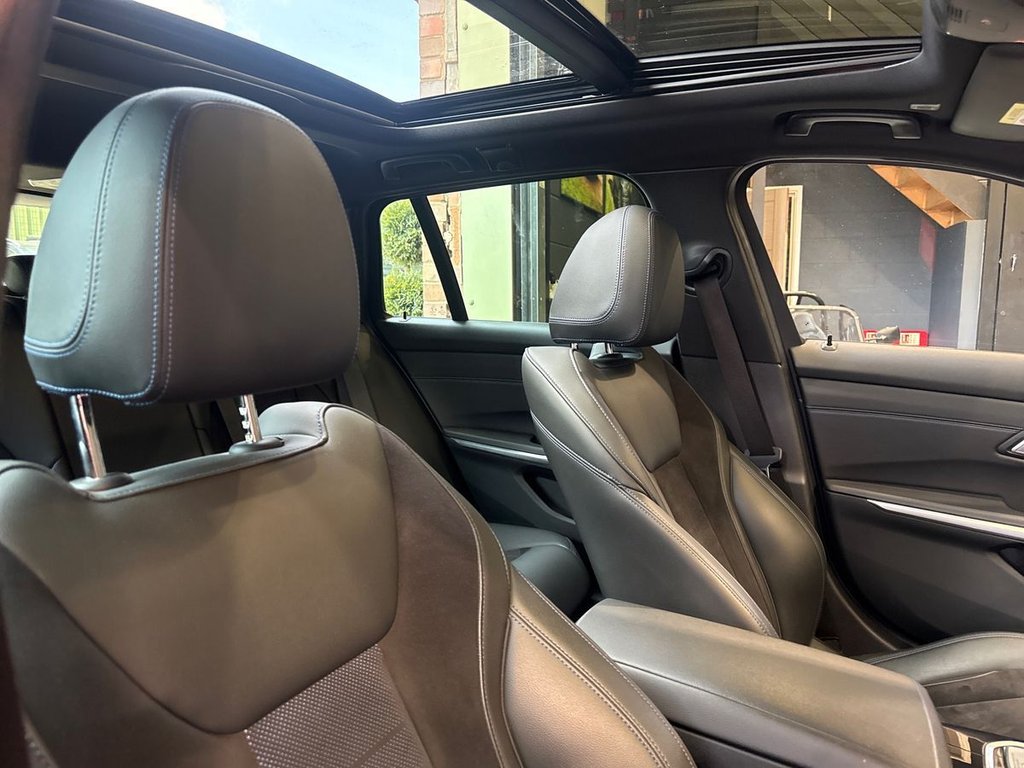 USED 2021 71 BMW ALPINA D3 3.0d MHT S Touring Switchtronic AWD Euro 6 (s/s) 5dr STUNNING COLOUR|PANORAMIC ROOF