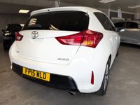 USED 2015 15 TOYOTA AURIS 1.6 V-Matic Icon Plus Hatchback 5dr Petrol Manual Euro 5 (132 ps) NAV! CAMERA! HEATED SEATS!