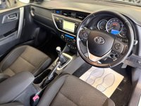 USED 2015 15 TOYOTA AURIS 1.6 V-Matic Icon Plus Hatchback 5dr Petrol Manual Euro 5 (132 ps) NAV! CAMERA! HEATED SEATS!