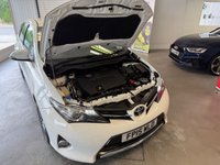USED 2015 15 TOYOTA AURIS 1.6 V-Matic Icon Plus Hatchback 5dr Petrol Manual Euro 5 (132 ps) NAV! CAMERA! HEATED SEATS!