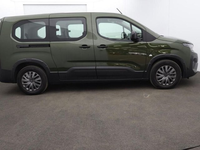 View our PEUGEOT e-Rifter