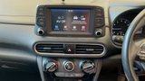 USED 2018 68 HYUNDAI KONA 1.0 T-GDi Blue Drive SE SUV 5dr Petrol Manual Euro 6 (s/s) (120 ps) EXCELLENT HISTORY+CAR PLAY