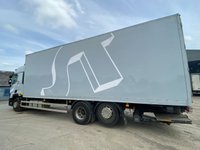 USED 2020 70 RENAULT TRUCKS T T-RANGE 26 TONNE SLEEPER CAB 30FT BOX WITH SLIDE OUT LIFT 