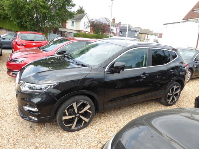 View our NISSAN QASHQAI