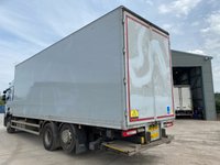 USED 2020 70 RENAULT TRUCKS T T-RANGE 26 TONNE SLEEPER CAB 30FT BOX WITH SLIDE OUT LIFT 