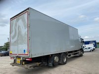 USED 2020 70 RENAULT TRUCKS T T-RANGE 26 TONNE SLEEPER CAB 30FT BOX WITH SLIDE OUT LIFT 
