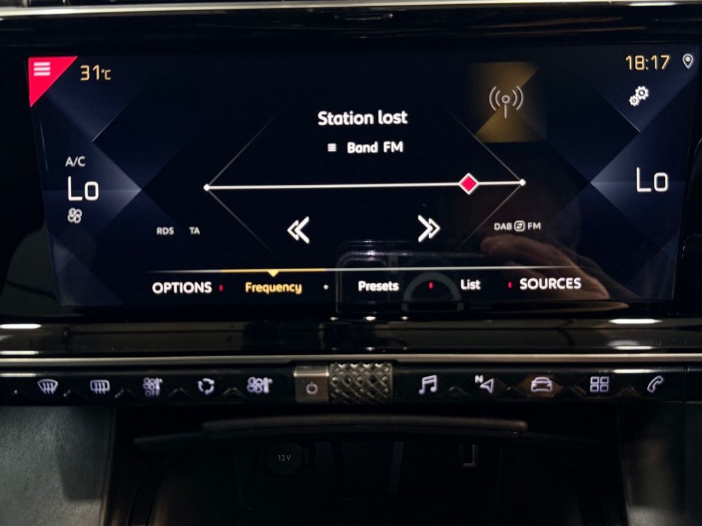 USED 2019 19 DS AUTOMOBILES DS 7 CROSSBACK 1.6 PureTech GPF Prestige Crossback 5dr Petrol EAT8 Euro 6 (s/s) (225 ps) APPLE CARPLAY+ R/CAMERA+NAV+XENON