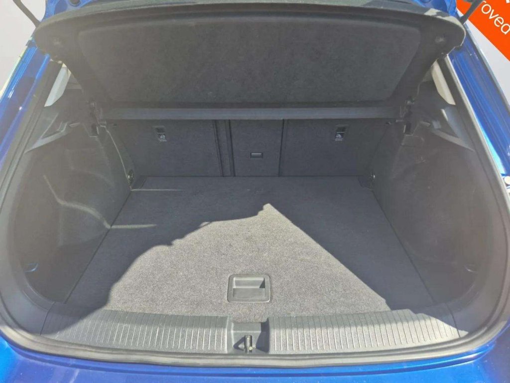 2023 Volkswagen T-Roc — image 7