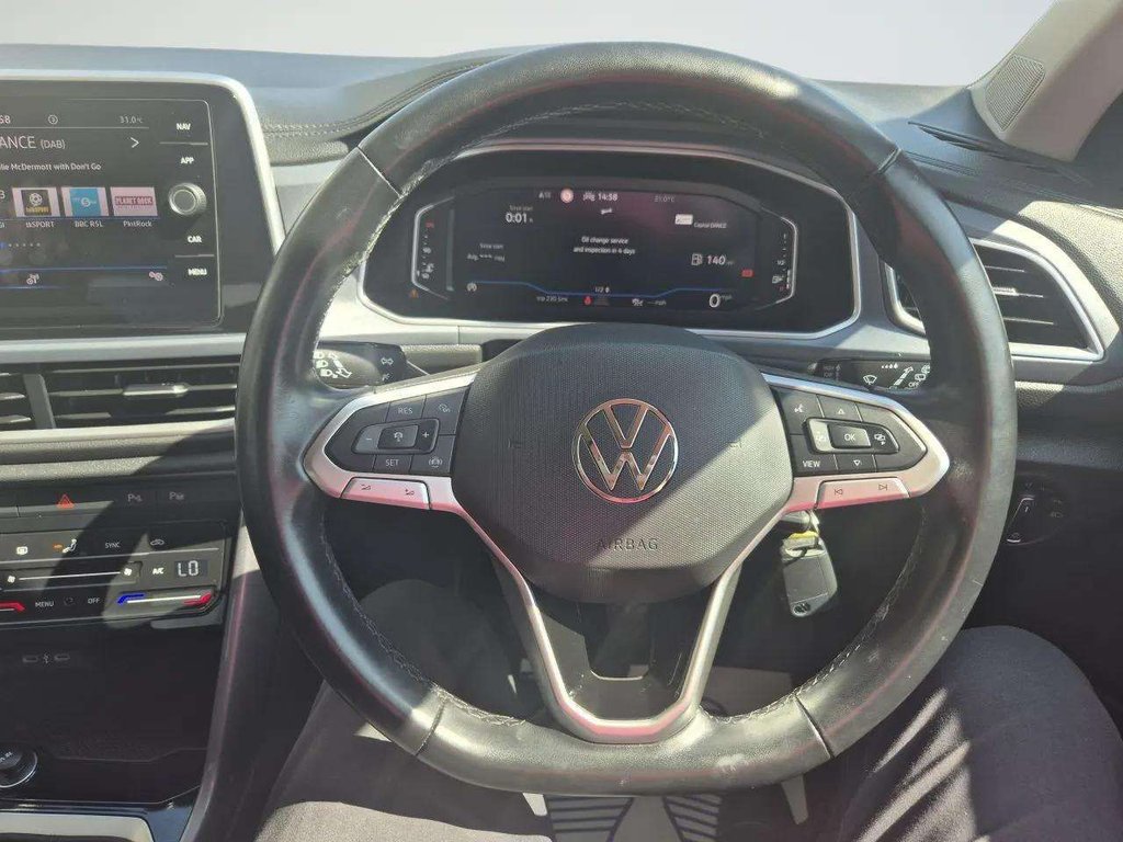 2023 Volkswagen T-Roc — image 9