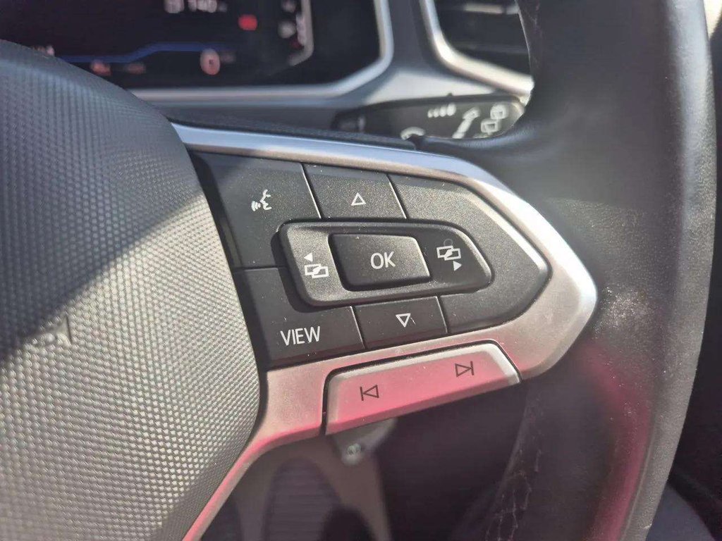 2023 Volkswagen T-Roc — image 10