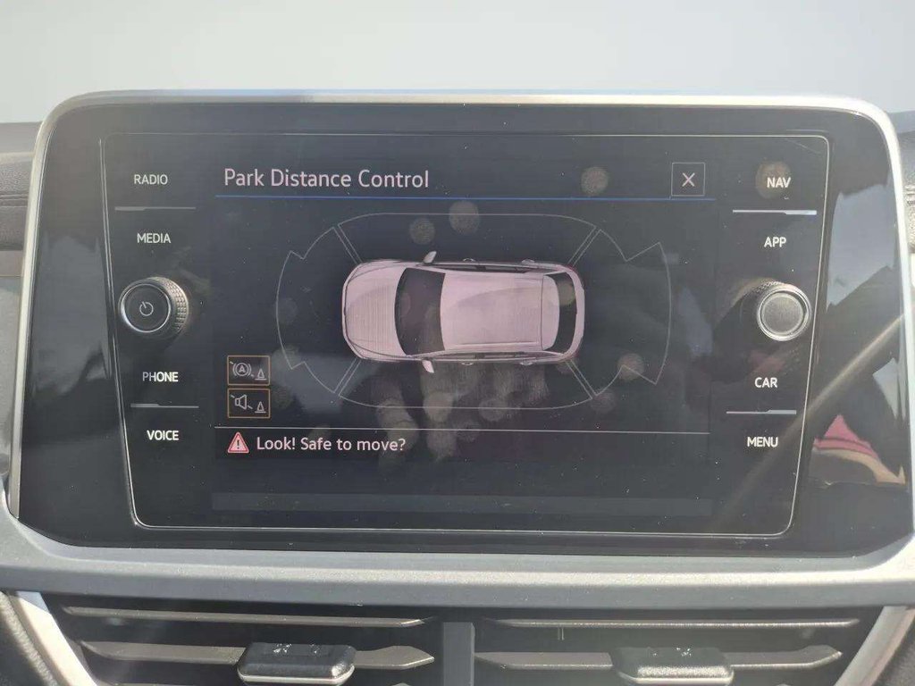 2023 Volkswagen T-Roc — image 17