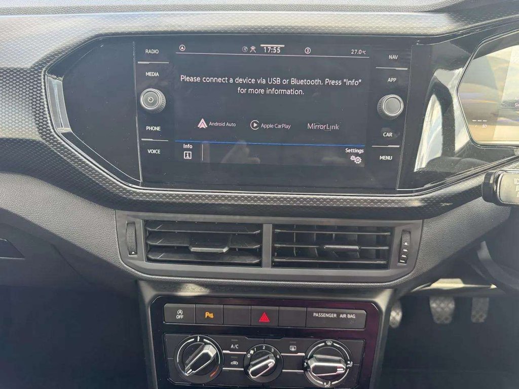 2023 Volkswagen T-Cross — image 11