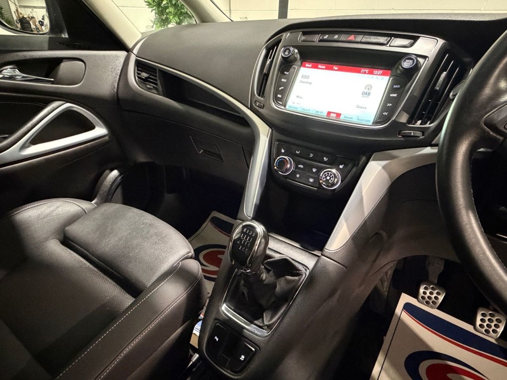USED 2017 17 VAUXHALL ZAFIRA TOURER 1.4i Turbo SRi Nav MPV 5dr Petrol Manual Euro 6 (140 ps) 