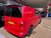 USED 2017 17 VOLKSWAGEN TRANSPORTER 2.0 TDI T32 BlueMotion Tech Trendline Kombi Double Cab 5dr Diesel Manual FWD LWB Euro 6 (s/s) (102 ps) 1 Owner from new