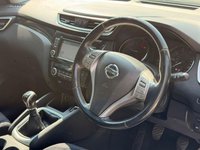 USED 2015 15 NISSAN QASHQAI 1.5 dCi Acenta+ 2WD Euro 5 (s/s) 5dr GLASSROOF-360 CAM-SAT NAV