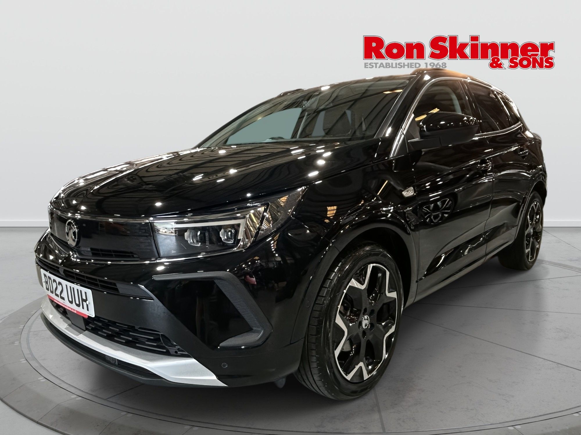 2022 Vauxhall Grandland — image 2