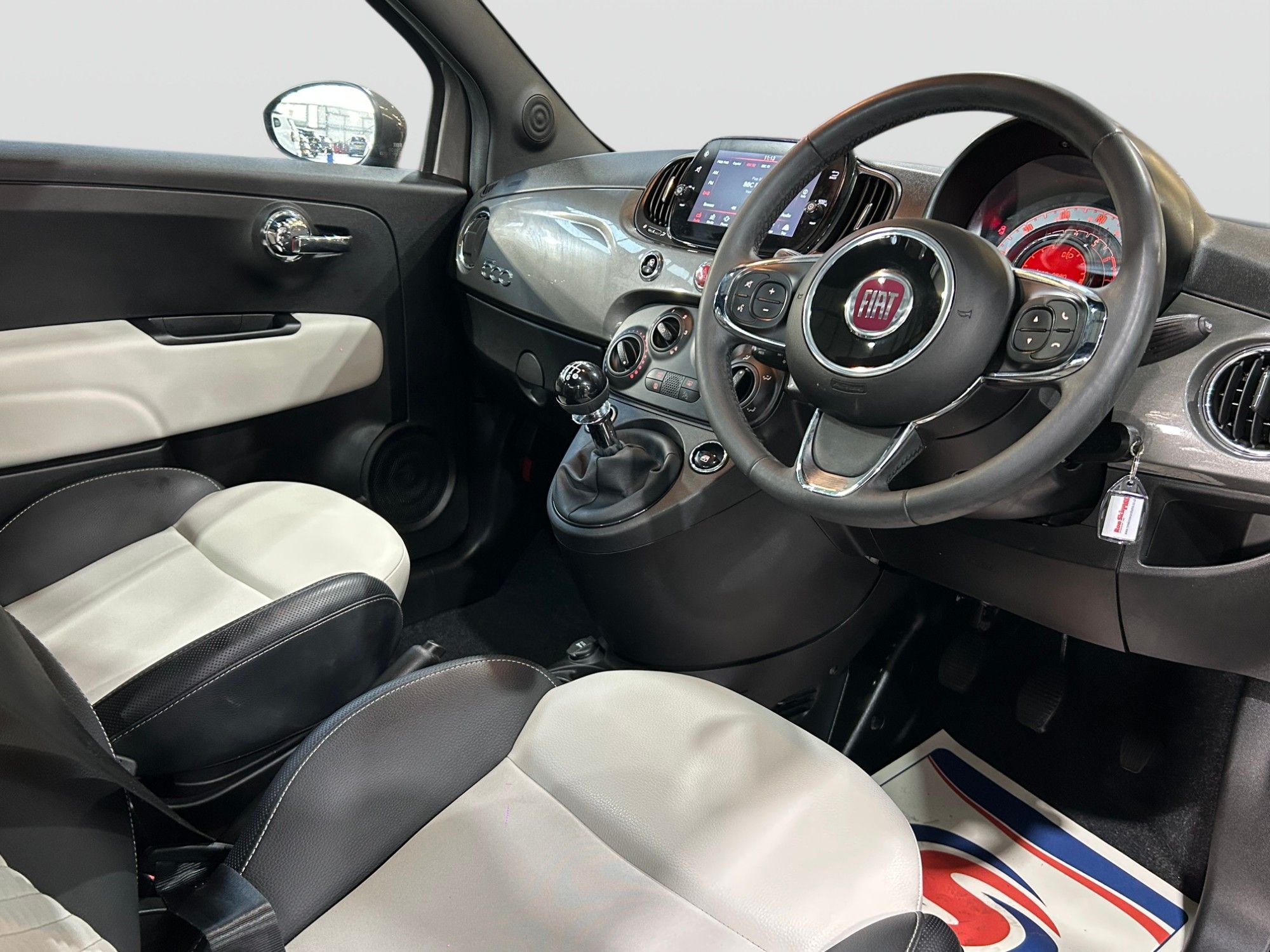 2022 Fiat 500 — image 4