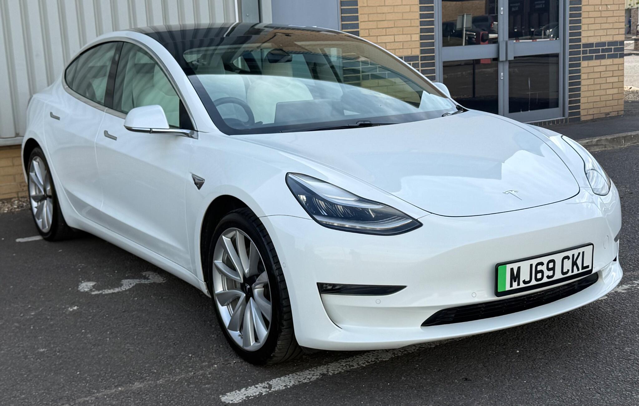 2019 TESLA MODEL 3