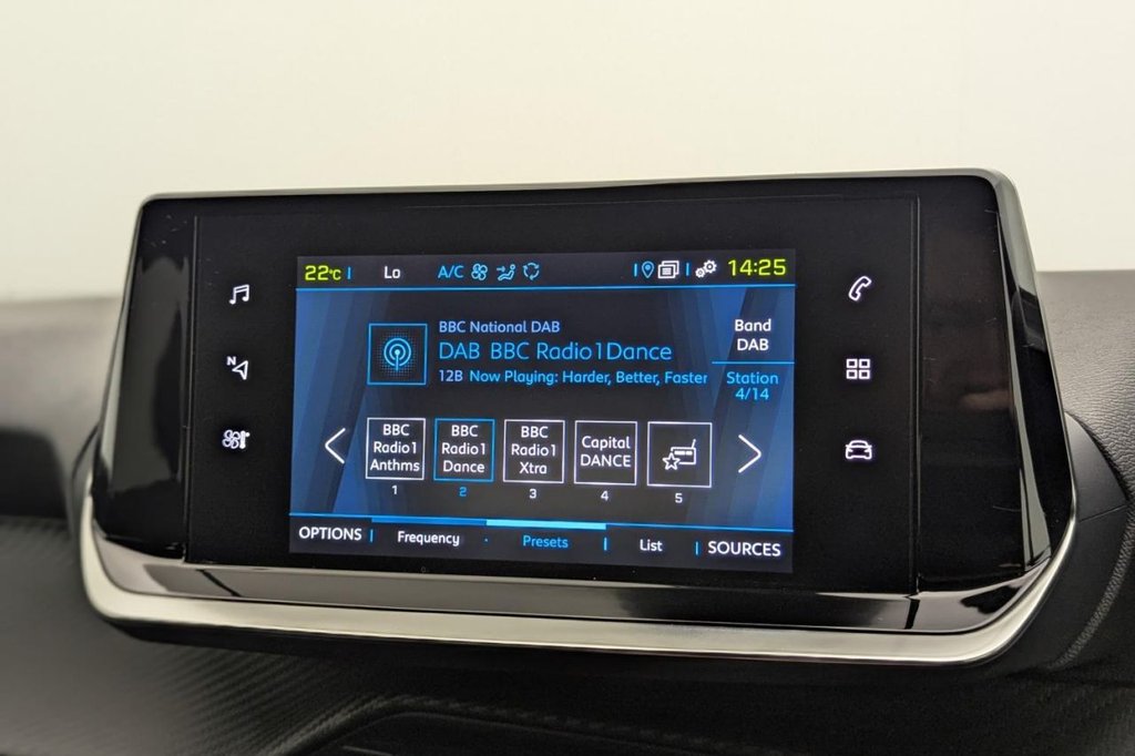 USED 2023 23 PEUGEOT E-2008 50kWh Allure Premium + SUV 5dr Electric Auto (7kW Charger) (136 ps) Car Play, Camera, Sat Nav