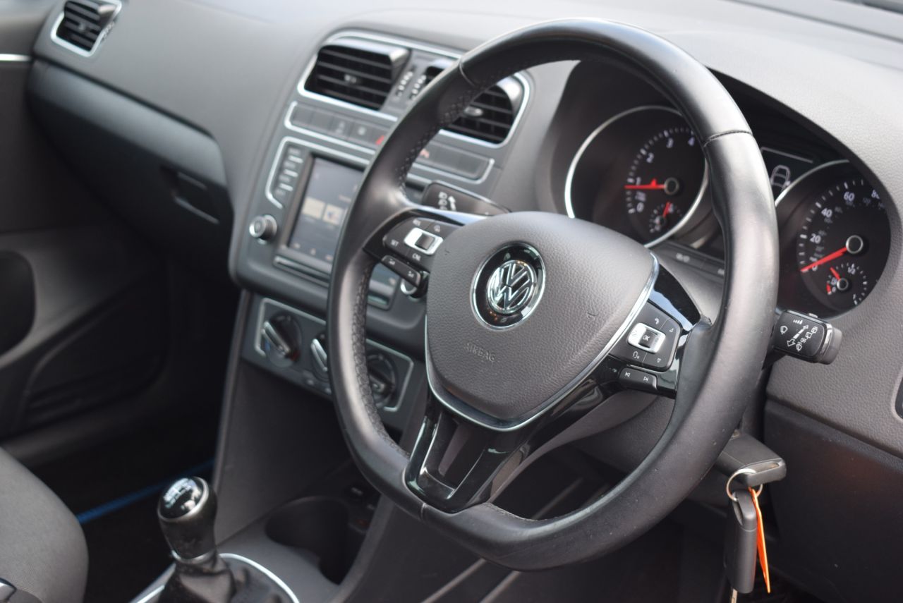 2017 VOLKSWAGEN POLO 1.0 BlueMotion Tech Match Edition Hatchback 5dr Petrol Manual Euro 6 (s/s) - vehicle photo 19 for sale on PureCar