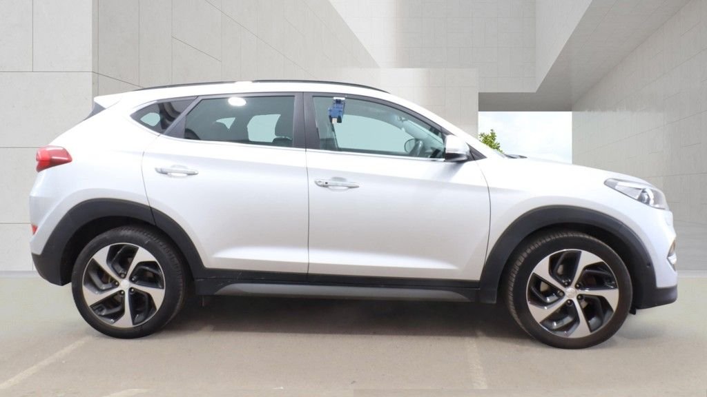 USED 2016 66 HYUNDAI TUCSON 1.7 CRDi Blue Drive Premium SE SUV 5dr Diesel DCT Euro 6 (s/s) (141 ps) 2 KEYS / SERVICE HISTORY