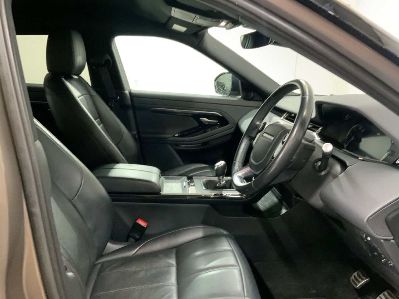 2020 LAND ROVER RANGE ROVER EVOQUE 2.0 D150 R-Dynamic S SUV 5dr Diesel Manual FWD Euro 6 (s/s) (150 ps) - vehicle photo 18 for sale on PureCar
