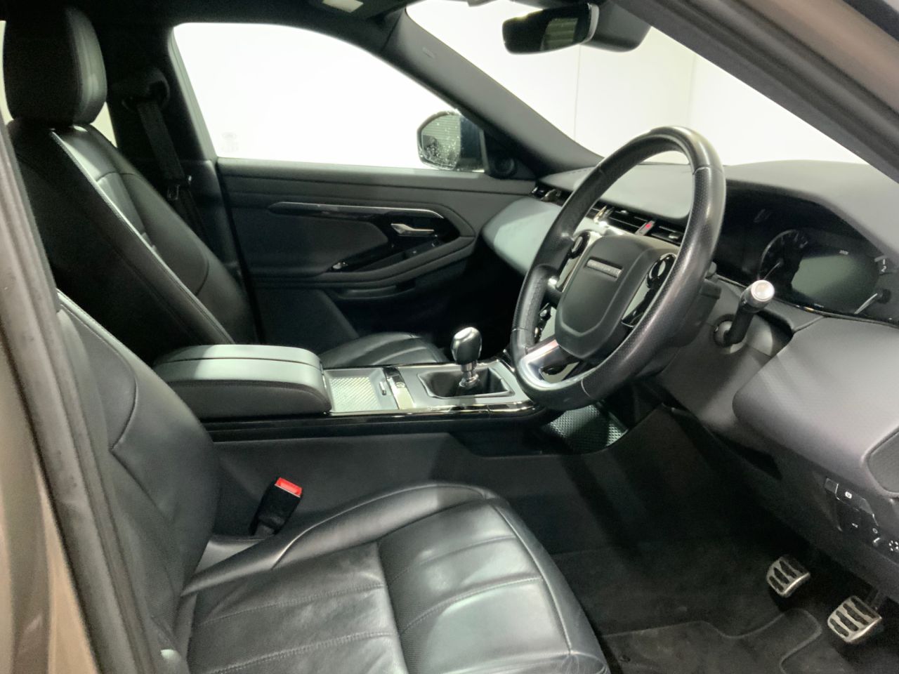 2020 LAND ROVER RANGE ROVER EVOQUE 2.0 D150 R-Dynamic S SUV 5dr Diesel Manual FWD Euro 6 (s/s) (150 ps) - vehicle photo 19 for sale on PureCar