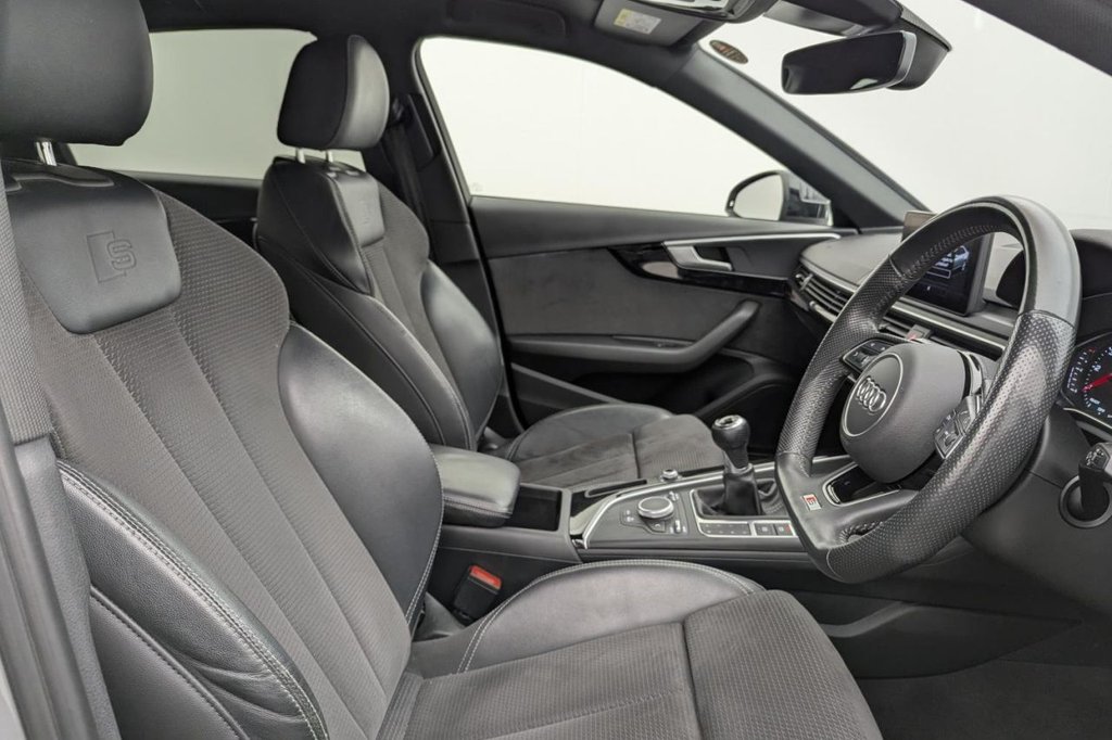 USED 2019 19 AUDI A4 2.0 TFSI 35 Black Edition Saloon 4dr Petrol Manual Euro 6 (s/s) (150 ps) Car Play, Sat Nav, Sensors