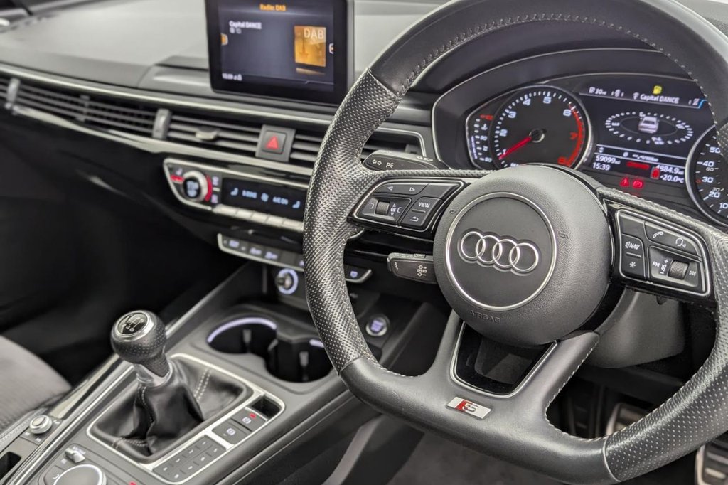 USED 2019 19 AUDI A4 2.0 TFSI 35 Black Edition Saloon 4dr Petrol Manual Euro 6 (s/s) (150 ps) Car Play, Sat Nav, Sensors