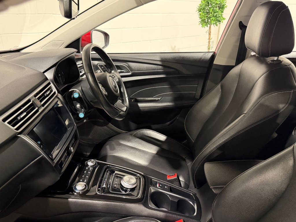 USED 2022 22 MG MG5 61.1kWh Exclusive Long Range Estate 5dr Electric Auto (156 ps) 