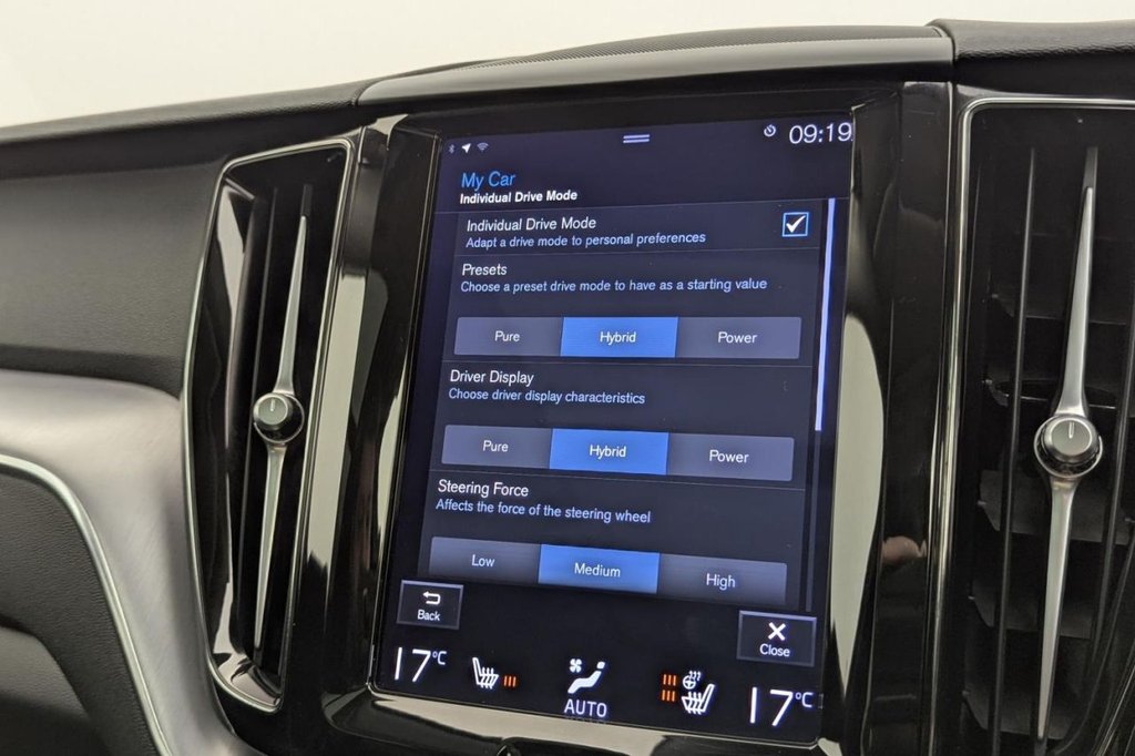 USED 2021 21 VOLVO XC60 2.0h T6 Recharge 11.6kWh Inscription Expression SUV 5dr Petrol Plug-in Hybrid Auto AWD Euro 6 (s/s) (340 ps) 4WD, Pan Roof, Sat Nav