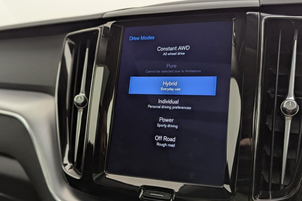 USED 2021 21 VOLVO XC60 2.0h T6 Recharge 11.6kWh Inscription Expression SUV 5dr Petrol Plug-in Hybrid Auto AWD Euro 6 (s/s) (340 ps) 4WD, Pan Roof, Sat Nav