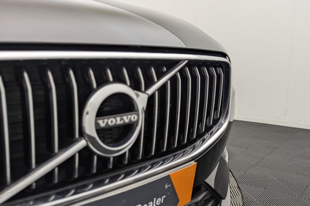 USED 2021 21 VOLVO XC60 2.0h T6 Recharge 11.6kWh Inscription Expression SUV 5dr Petrol Plug-in Hybrid Auto AWD Euro 6 (s/s) (340 ps) 4WD, Pan Roof, Sat Nav