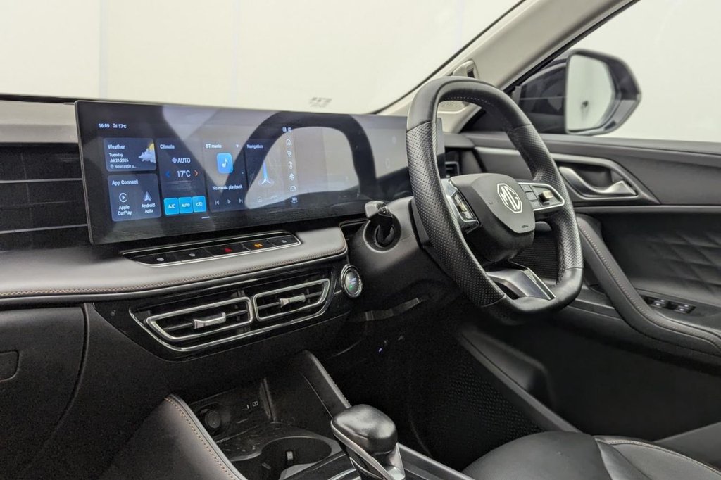 USED 2025 25 MG MG HS 1.5 T-GDI Trophy SUV 5dr Petrol DCT Euro 6 (s/s) (169 ps) Car Play, Sat Nav, Camera