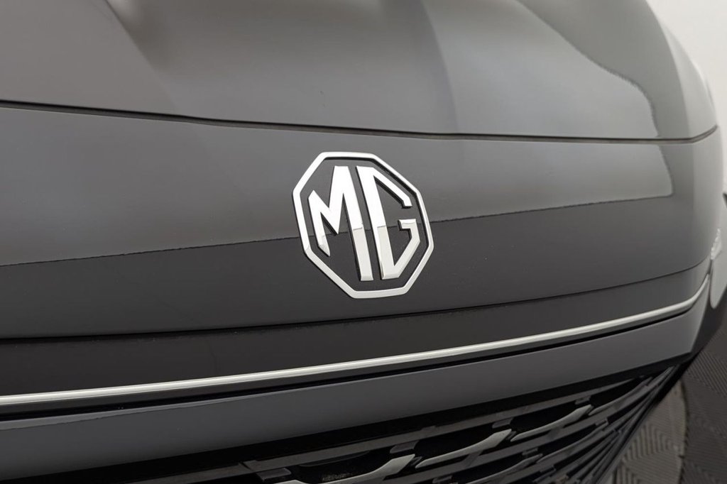 USED 2025 25 MG MG HS 1.5 T-GDI Trophy SUV 5dr Petrol DCT Euro 6 (s/s) (169 ps) Car Play, Sat Nav, Camera