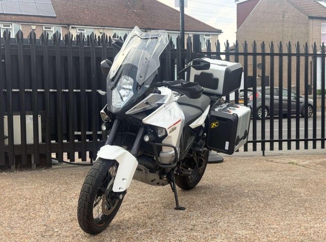 View our KTM 1290 SUPER ADVENTURE