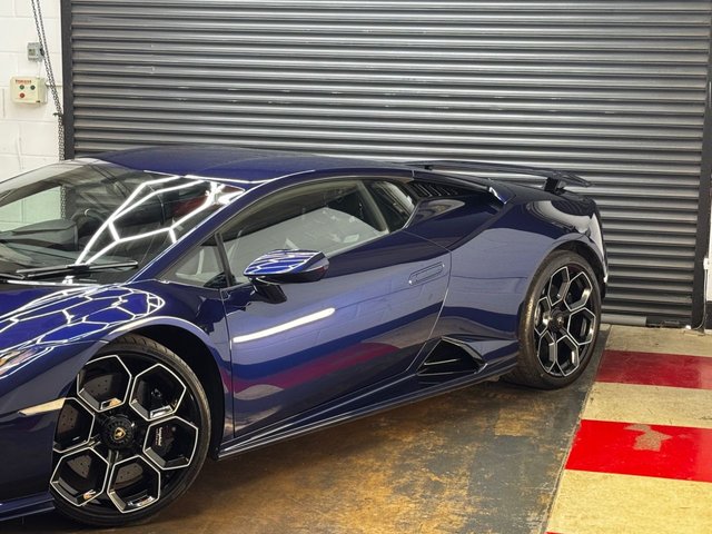 View our LAMBORGHINI HURACAN