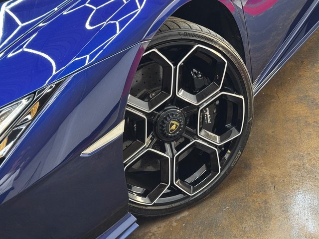 View our LAMBORGHINI HURACAN
