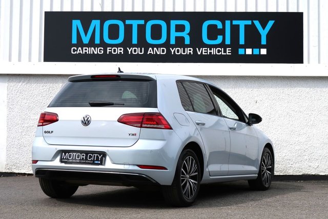 View our VOLKSWAGEN GOLF