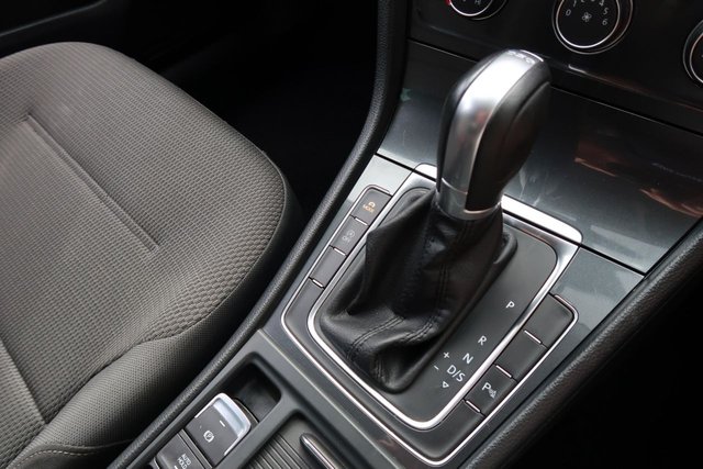View our VOLKSWAGEN GOLF