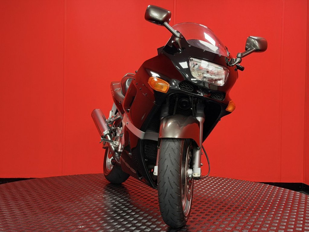USED 2001 Y KAWASAKI ZZR600 TRADE BIKES AT TRADE PRICES LOW MILEAGE - VERY CLEAN BIKE