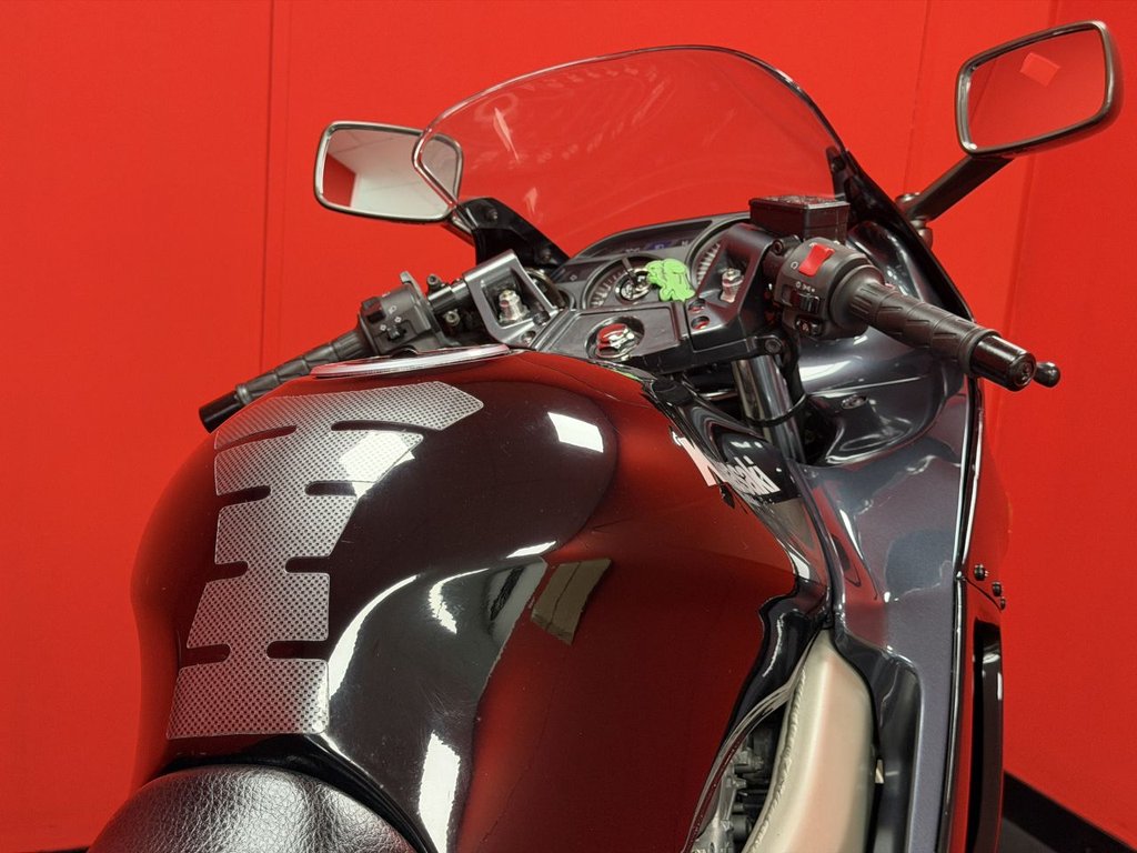 USED 2001 Y KAWASAKI ZZR600 TRADE BIKES AT TRADE PRICES LOW MILEAGE - VERY CLEAN BIKE