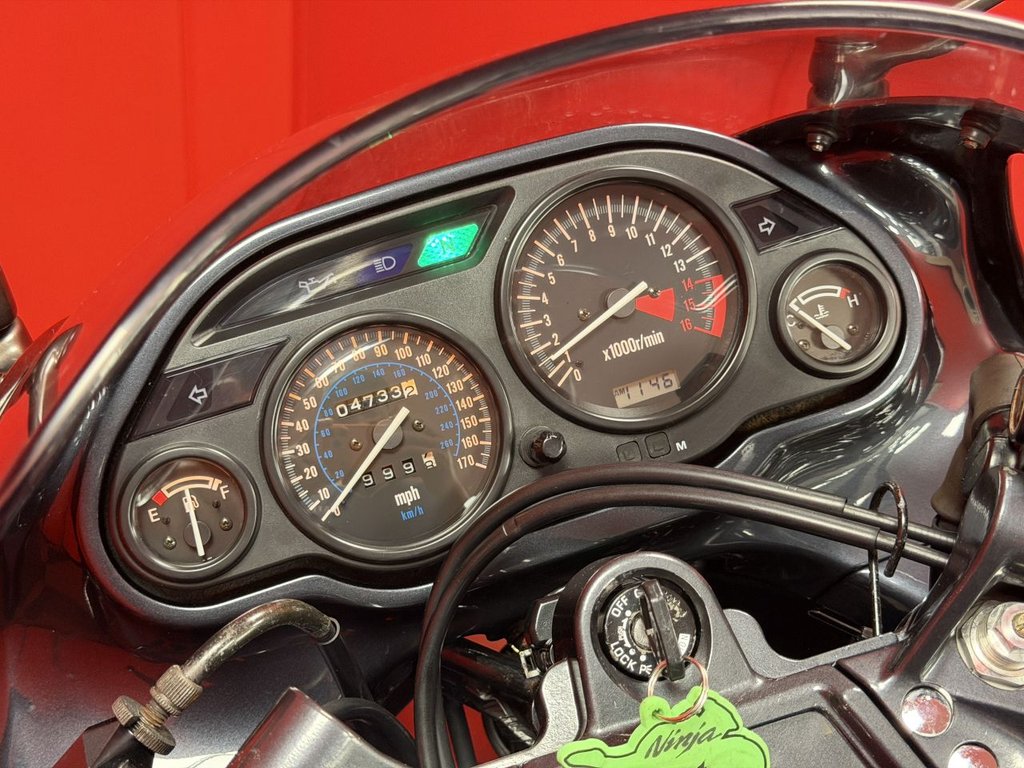 USED 2001 Y KAWASAKI ZZR600 TRADE BIKES AT TRADE PRICES LOW MILEAGE - VERY CLEAN BIKE